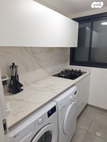 דירה, עזר ויצמן, השכונה המערבית, מגדל העמק