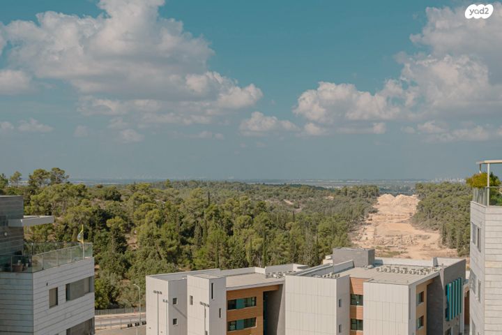 דירה, לוטם 39, הפרחים, חריש