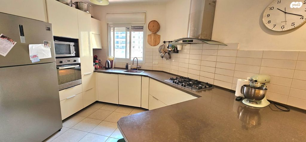 דירה, מתחם 200, הוד השרון