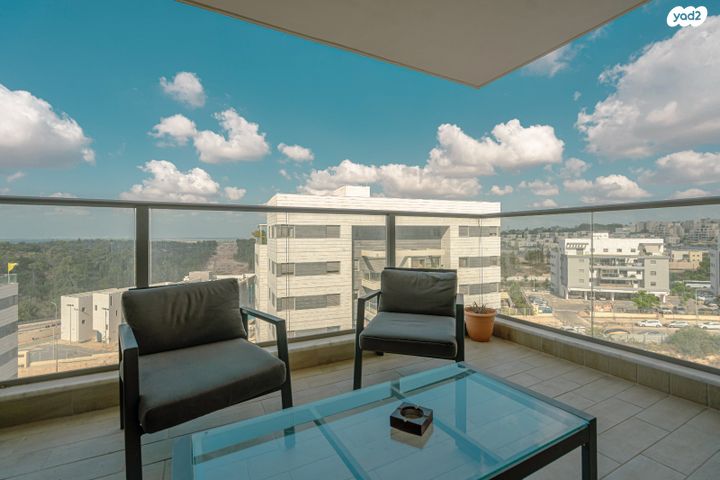 דירה, לוטם 39, הפרחים, חריש