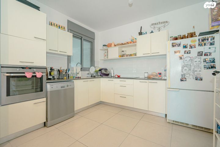 דירה, לוטם 39, הפרחים, חריש