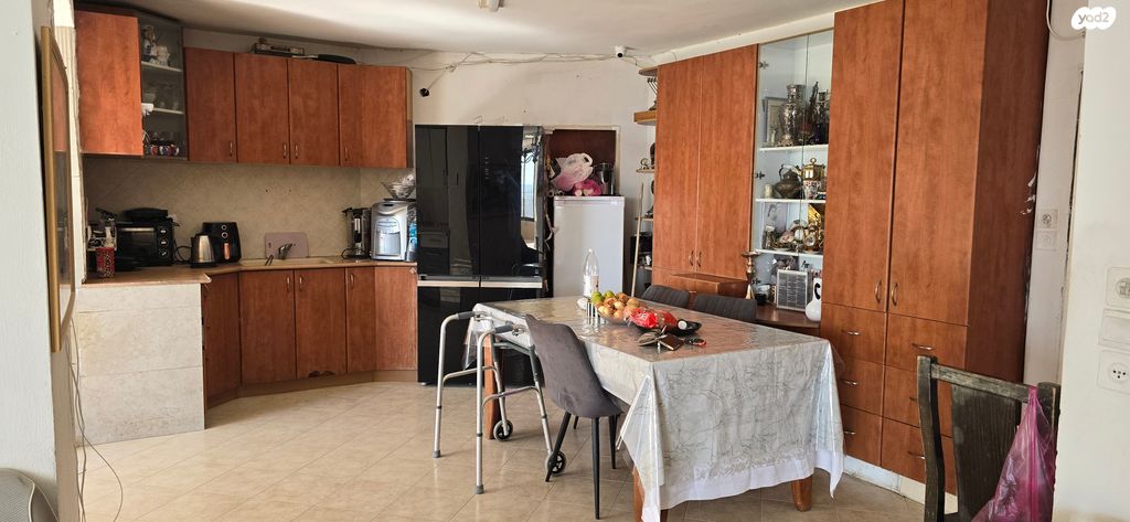 דירה, האדמו"ר מרוז'ין, הר נוף, ירושלים