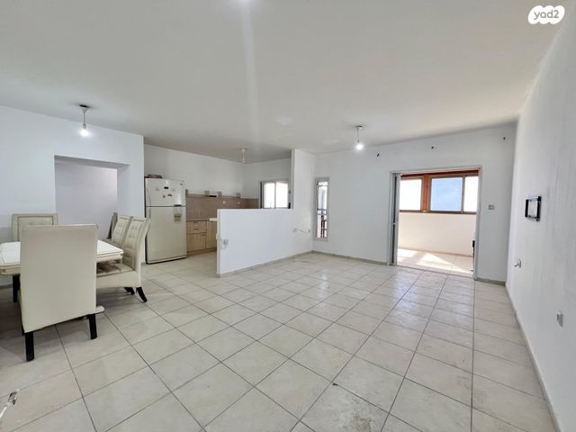 דירה, יפה נוף 7, רובע ה', אריאל