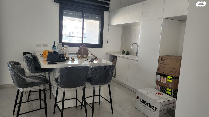 דירה, אור ים, אור עקיבא