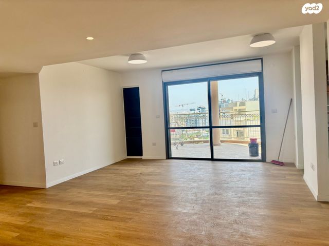 דירה, גבעת שמואל