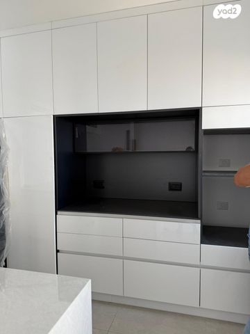 דירה, אמנון ליפקין שחק, נוף הטיילת, נתניה