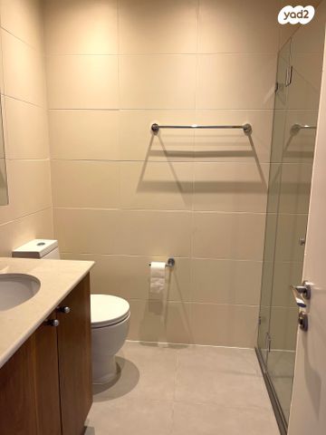 דירה, ג'ורג' וושינגטון, טלביה, קוממיות, ירושלים