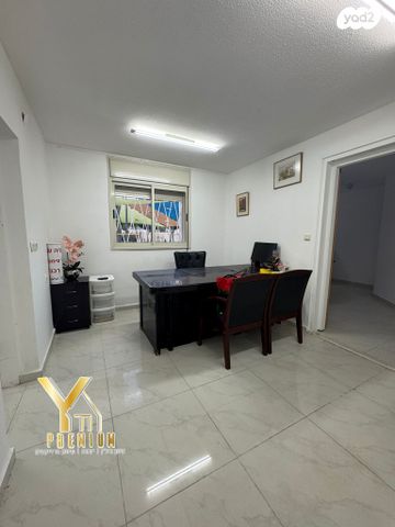 חנויות/ שטח מסחרי, האלונים, מרכז העיר, סביניה, הוותיקה, קרית ביאליק