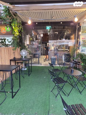 חנויות/ שטח מסחרי, הערבה, אורנית, אורנית