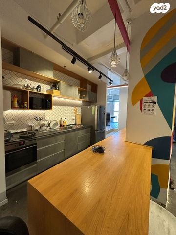 משרדים, דרך קיבוץ גלויות, פארק החורשות, תל אביב יפו