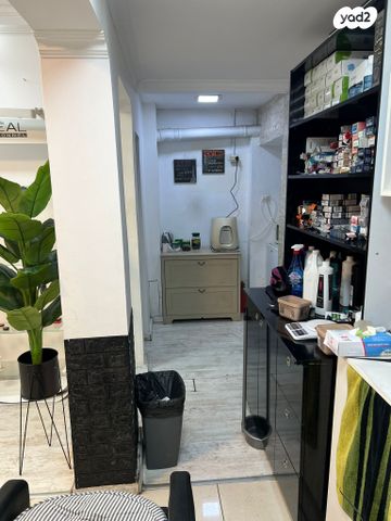 חנויות/ שטח מסחרי, ג' / מרכז מזרח העיר, רחובות