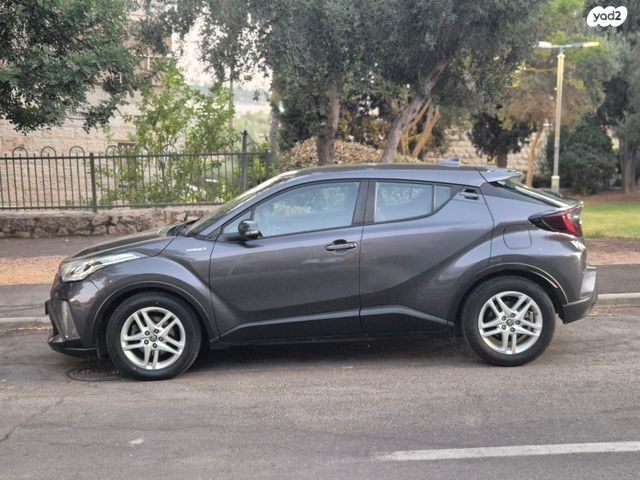 C-HR Club היברידי אוט׳ 1.8 (98 כ״ס) [2020-2022]