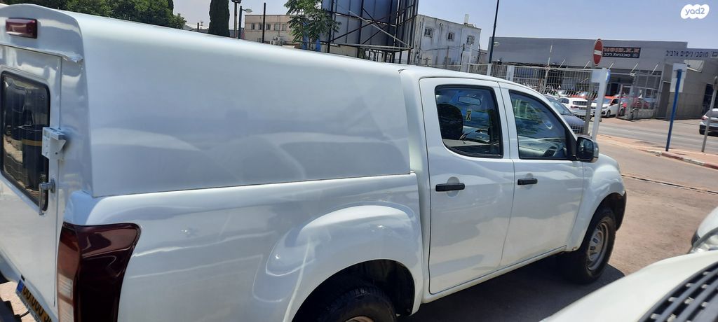 איסוזו די-מקס