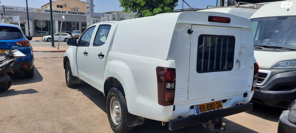 איסוזו די-מקס