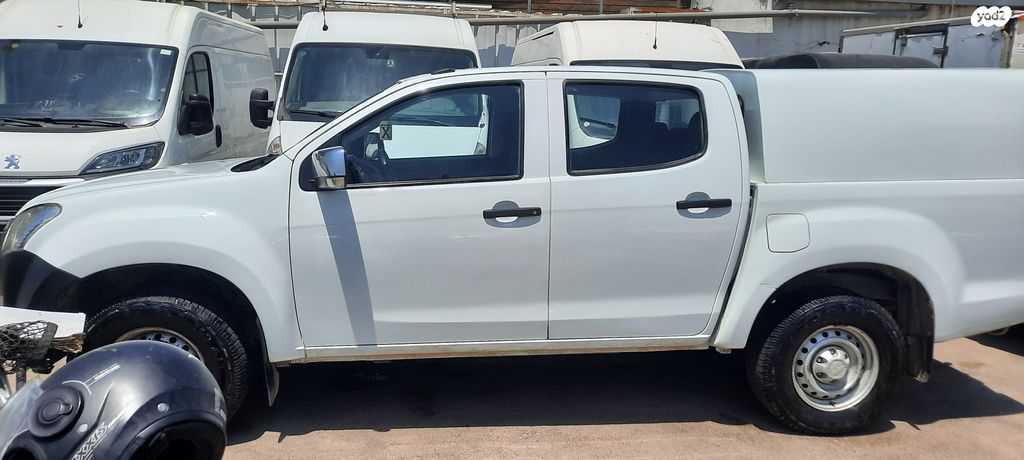 איסוזו די-מקס