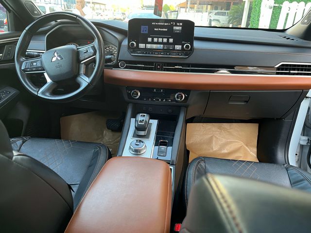 מיצובישי אאוטלנדר