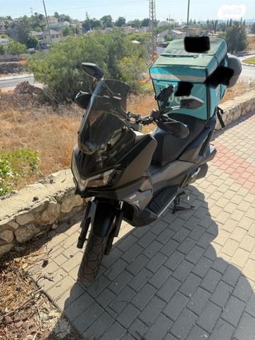 מודעת רכב סאן יאנג ADX 300