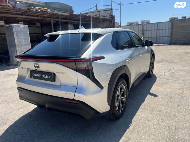 מודעת רכב טויוטה bZ4X 2