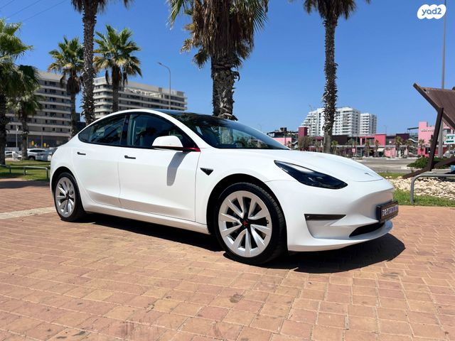מודעת רכב טסלה מודל 3
