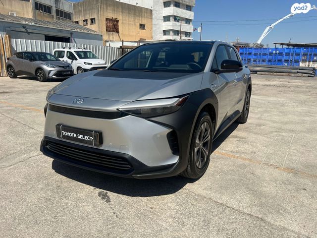 מודעת רכב טויוטה bZ4X