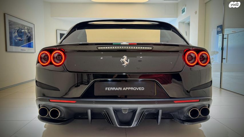 פרארי GTC4Lusso