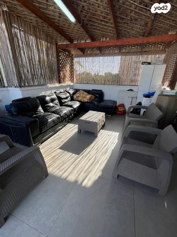 דופלקס, אהוד דולינסקי 11, אושיות, רחובות