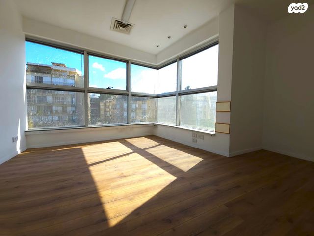 משרדים, ביאליק 143, בורסה, רמת גן