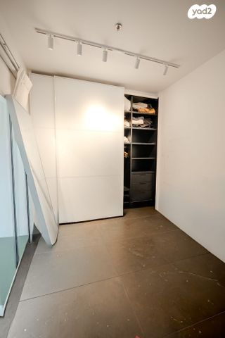 דופלקס, גרציאני יצחק 4, גני שרונה, קרית הממשלה, תל אביב יפו