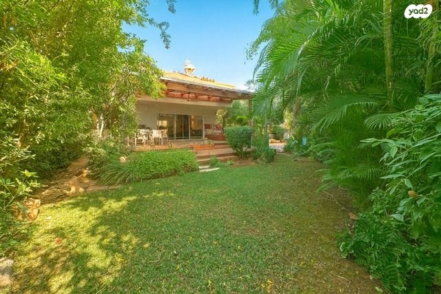 בית פרטי/ קוטג', קדושי השואה, הרצליה פיתוח, הרצליה