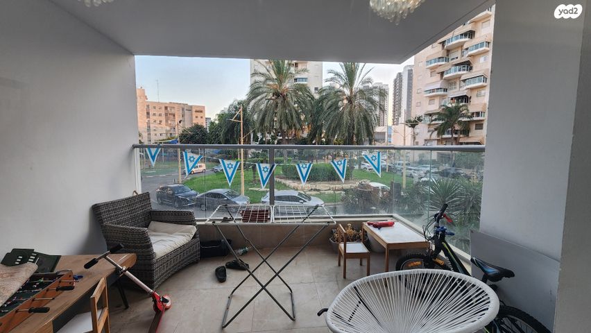 אהרון בוגנים 8