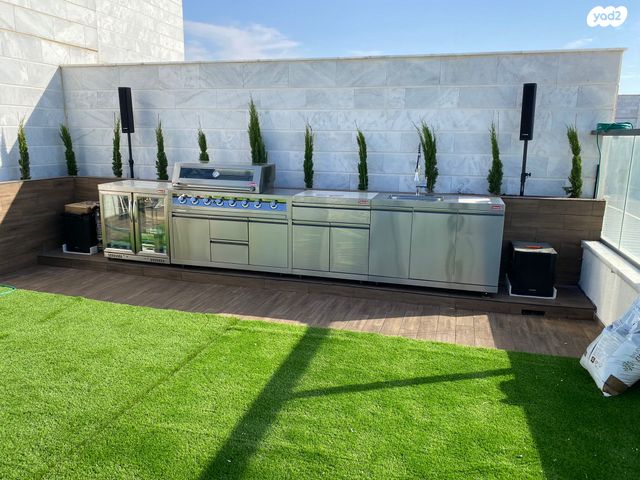 גג/ פנטהאוז, רוזמרין, סיגליות, באר שבע