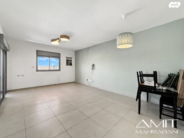 דירה, גדעון האוזנר, רמות הרכס, באר שבע