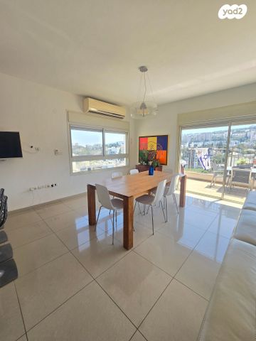 גג/ פנטהאוז, אחוזה, חיפה