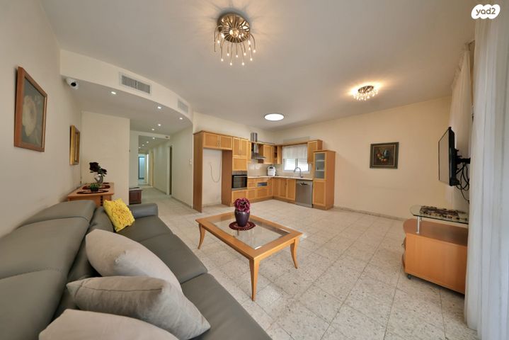 דירה, אלכסנדר זייד 23, קרית חיים מזרחית, חיפה