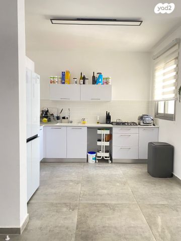 דירה, רפאל איתן, נאות שמיר, רמלה