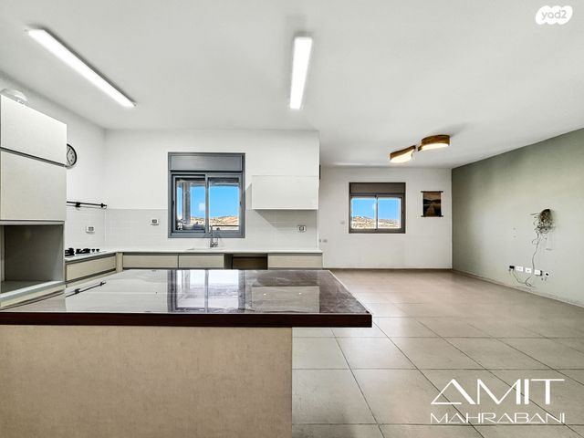 דירה, גדעון האוזנר, רמות הרכס, באר שבע