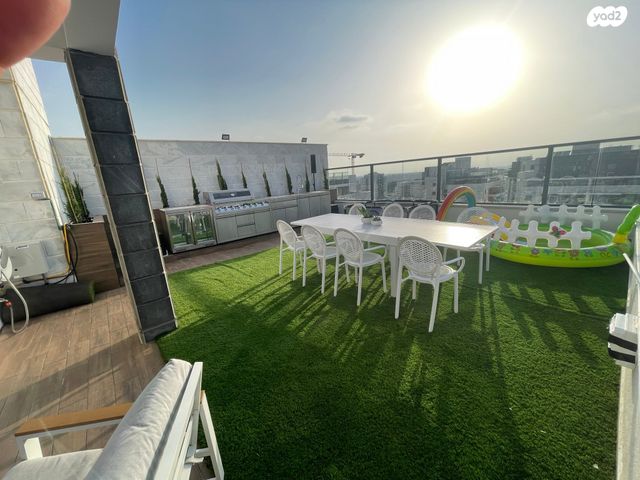 גג/ פנטהאוז, רוזמרין, סיגליות, באר שבע