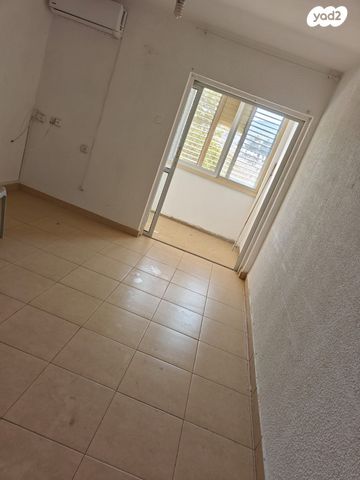 דירה, הגליל, המיסדים, כרמיאל