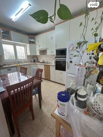 דירה, הרצליה