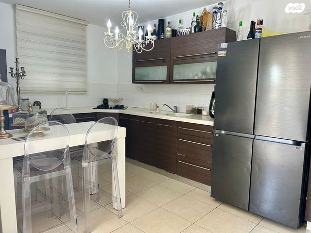 דירה, רקפת, משכנות גבעת זאב, גבעת זאב