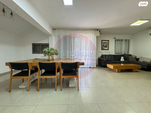 בית פרטי/ קוטג', בית וגן, שכון עובדים, עפולה