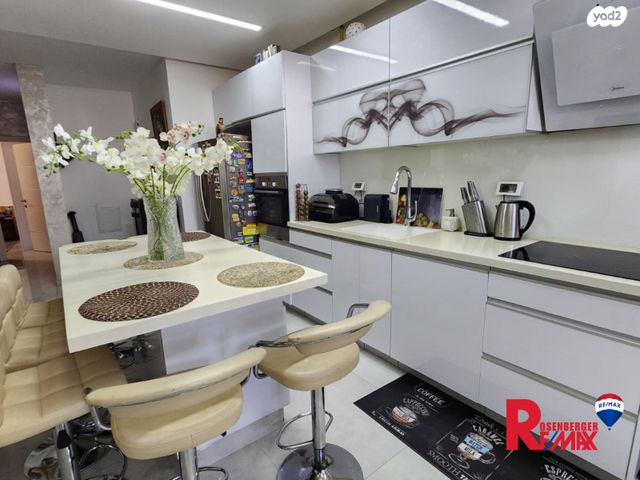 דירה, ישראל בן ציון 16, דרום מערב ותיק, בת ים