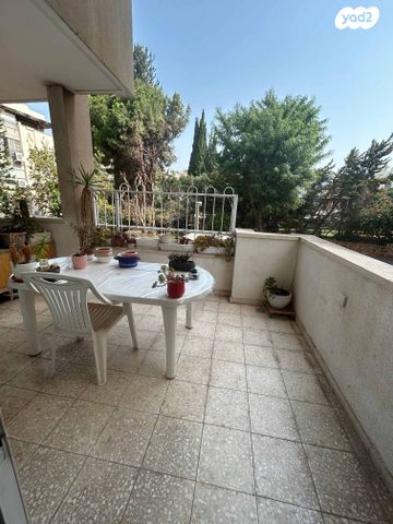 דירה, הרצליה