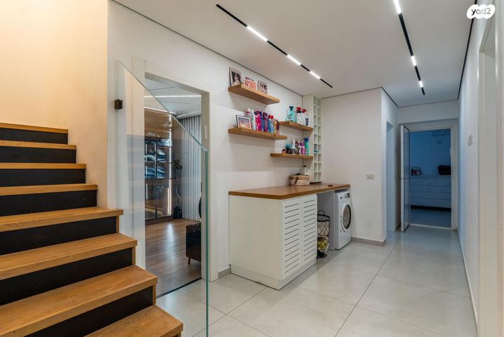 גג/ פנטהאוז, רוזמרין, סיגליות, באר שבע