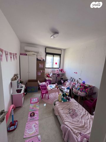 דירה, ז'בוטינסקי 1, צור שלום, קרית ביאליק