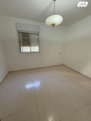 דירה, עדעד, נאות בגין, לב יבנה, יבנה