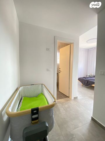 דירה, רפאל איתן, נאות שמיר, רמלה