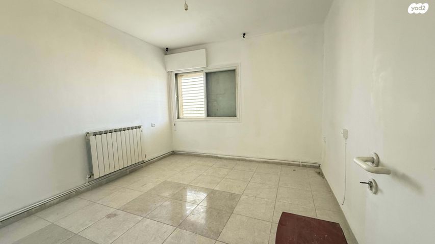 דירה, ז'בוטינסקי 434, שכונה ותיקה - מרכז העיר, מעלות תרשיחא