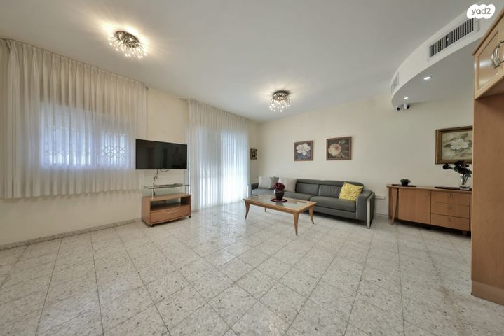 דירה, אלכסנדר זייד 23, קרית חיים מזרחית, חיפה