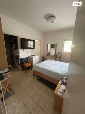 דירה, הרצליה